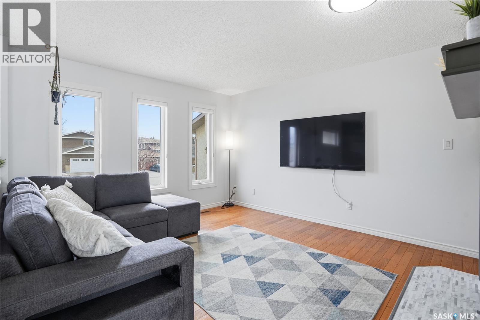 Place 6719 Maplecrest Place, Regina, Saskatchewan  S4X 3Z1 - Photo 4 - SK032404