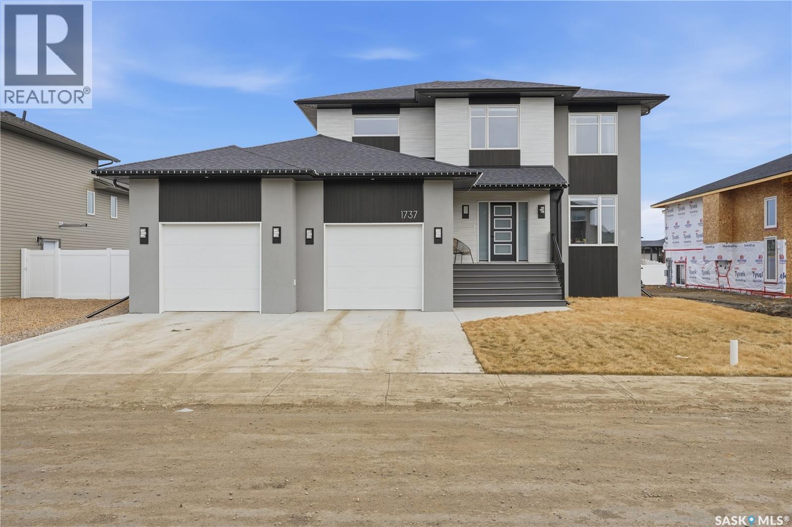 1737 Hayes Lane, Moose Jaw, Saskatchewan  S6J 0B6 - Photo 2 - SK032371