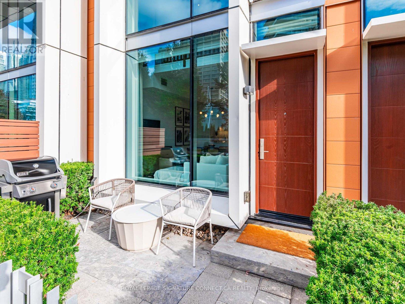 Th132 - 39 Queens Quay E, Toronto, Ontario  M5E 0A5 - Photo 4 - C12976206