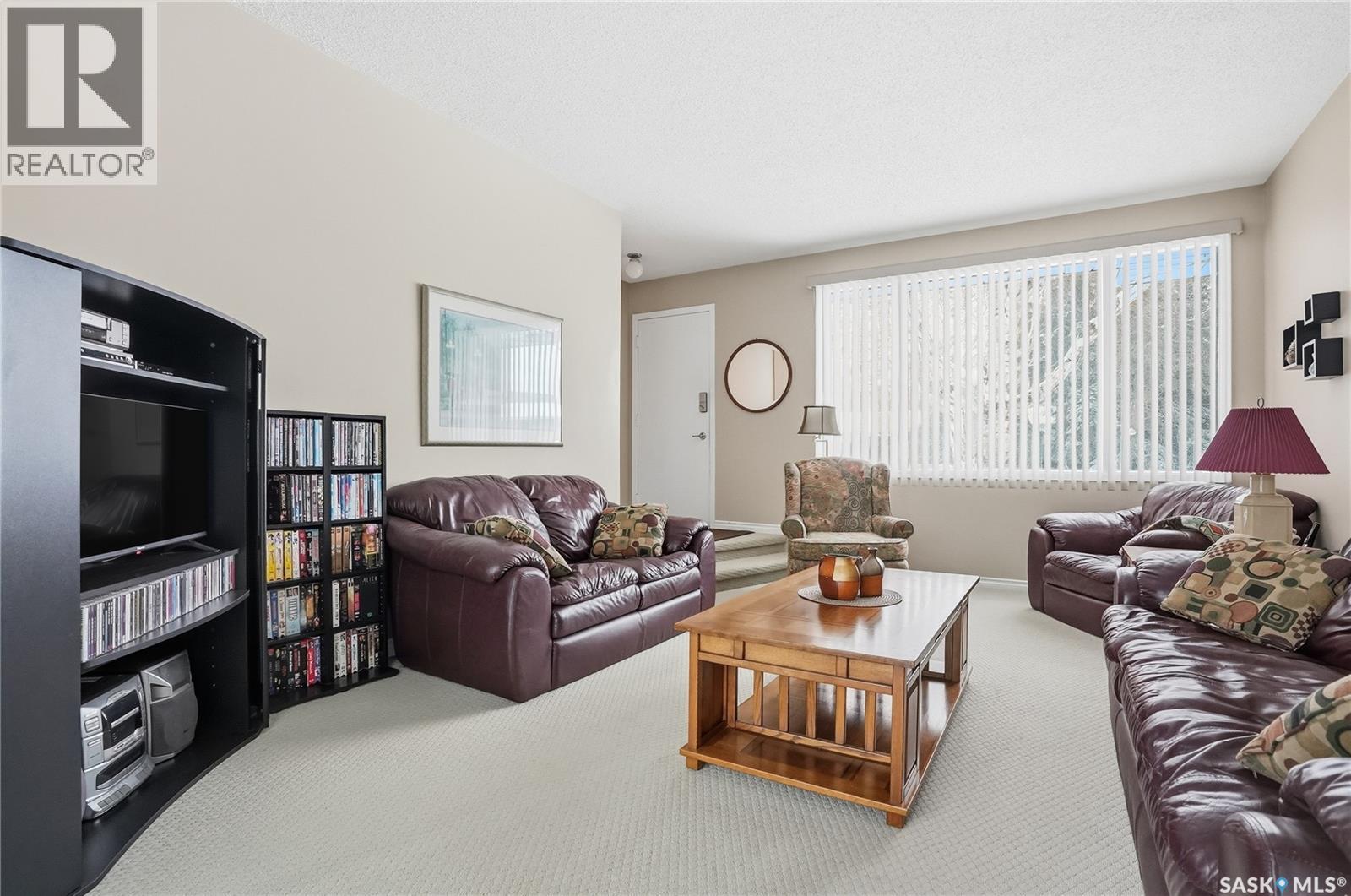 73 Champlin Crescent, Saskatoon, Saskatchewan  S7H 4T2 - Photo 4 - SK032362