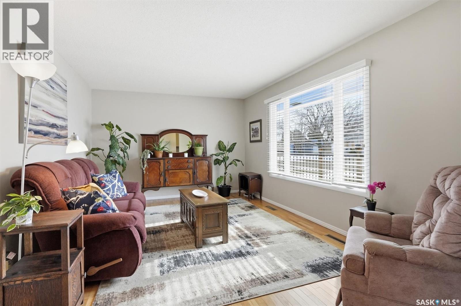 17 Malta Crescent, Saskatoon, Saskatchewan  S7L 3V9 - Photo 4 - SK032358