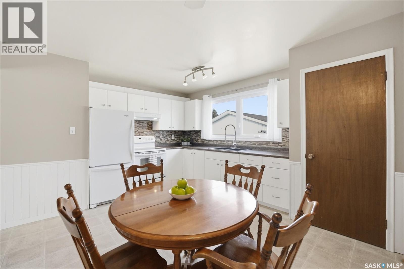 17 Malta Crescent, Saskatoon, Saskatchewan  S7L 3V9 - Photo 6 - SK032358