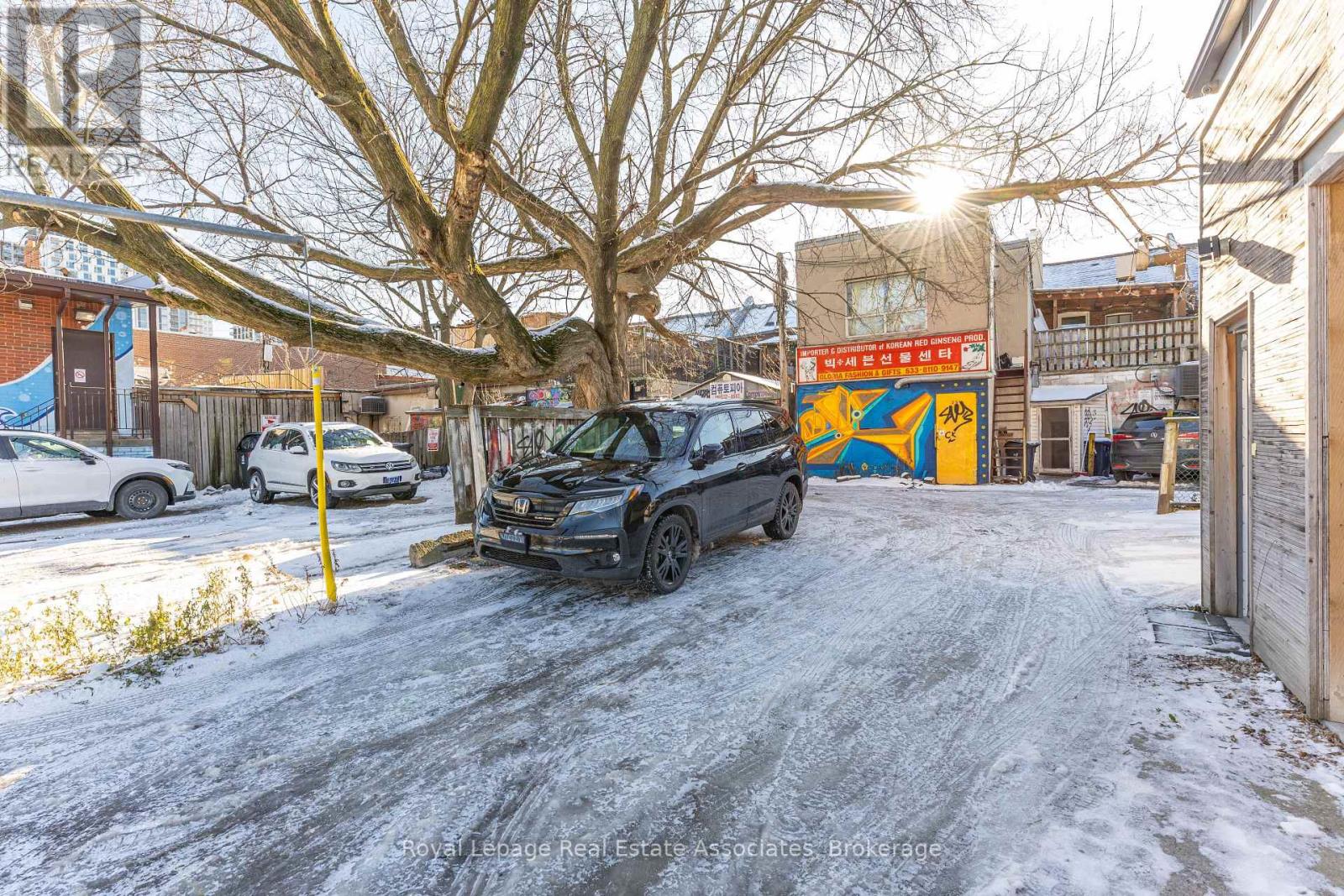 654 Bloor Street W, Toronto, Ontario  M6G 1K9 - Photo 28 - C12976326