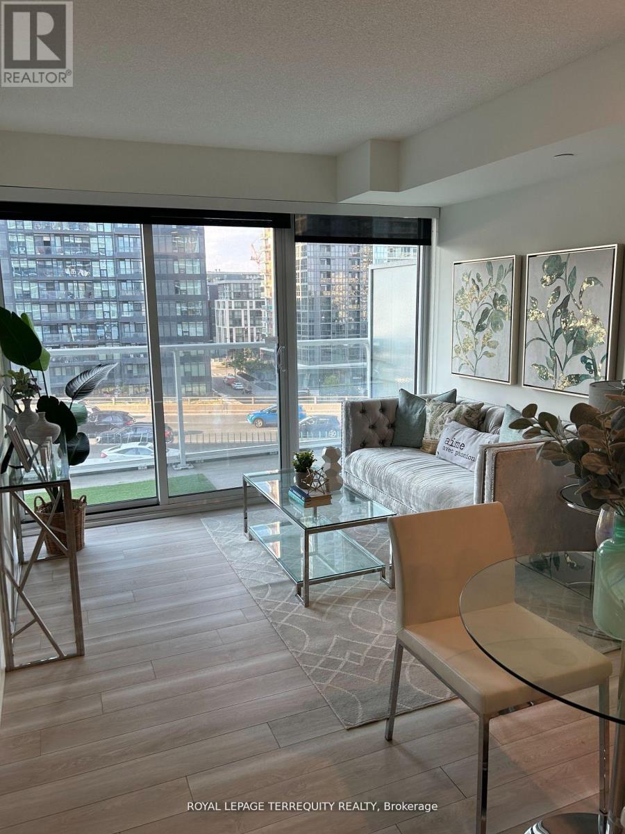 807 - 17 BATHURST STREET, Toronto, Ontario