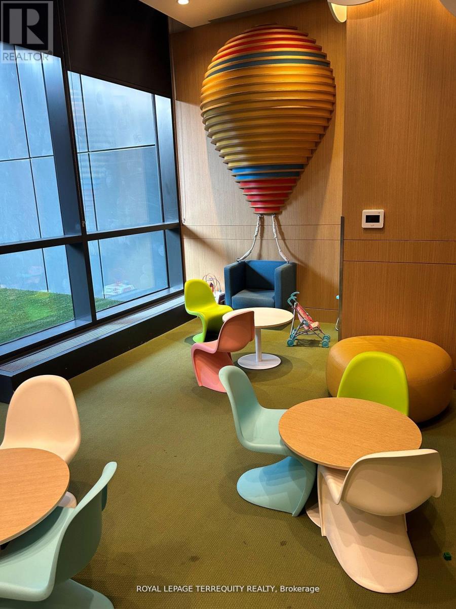 807 - 17 Bathurst Street, Toronto, Ontario  M5V 0N1 - Photo 16 - C12976330