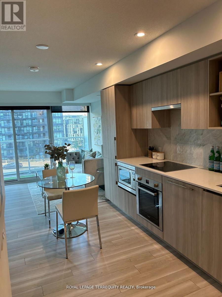 807 - 17 Bathurst Street, Toronto, Ontario  M5V 0N1 - Photo 2 - C12976330