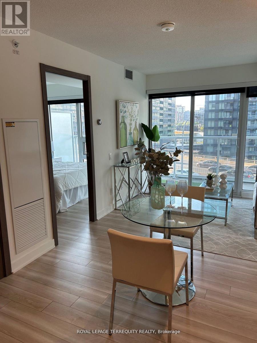 807 - 17 Bathurst Street, Toronto, Ontario  M5V 0N1 - Photo 6 - C12976330