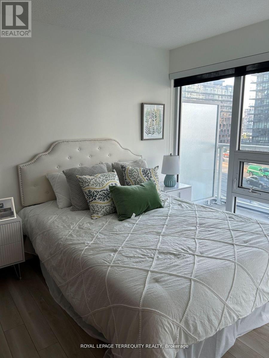 807 - 17 Bathurst Street, Toronto, Ontario  M5V 0N1 - Photo 7 - C12976330