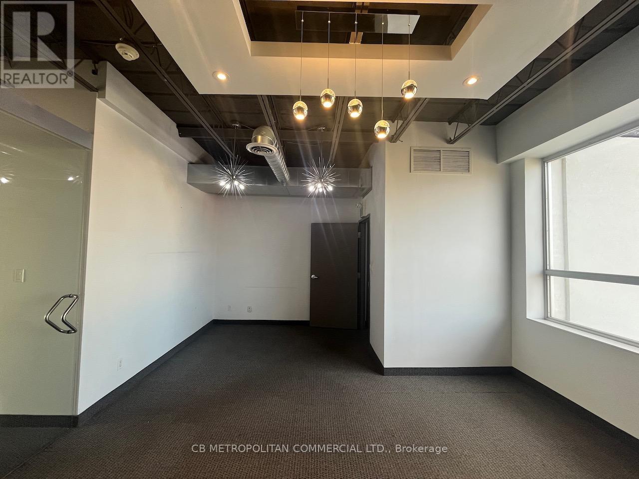 1880 O'connor Drive, Toronto, Ontario  M4A 1W9 - Photo 8 - C12976342