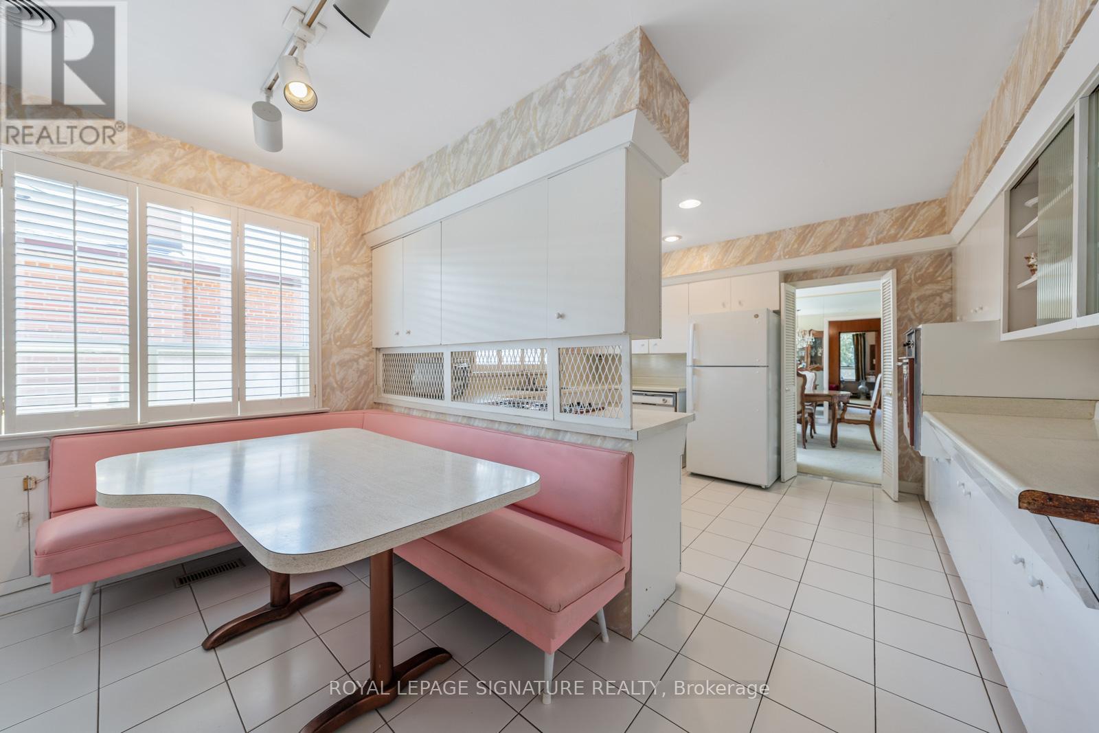 66 Carscadden Drive, Toronto, Ontario  M2R 2A9 - Photo 11 - C12976378