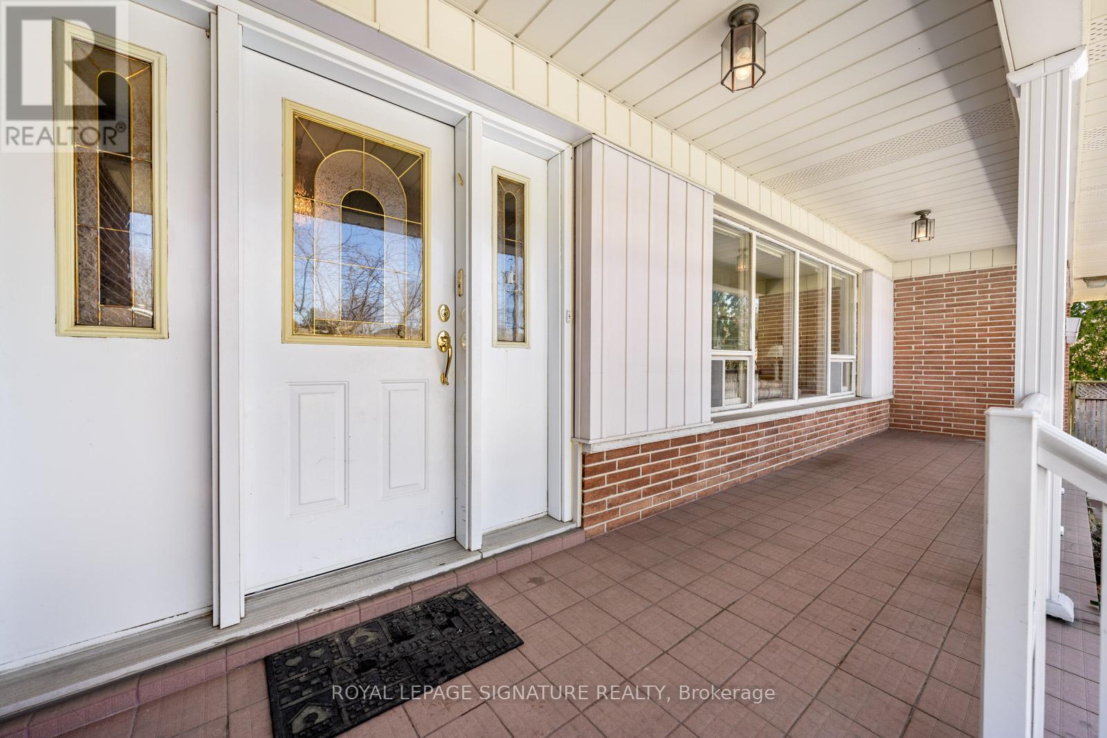 66 Carscadden Drive, Toronto, Ontario  M2R 2A9 - Photo 2 - C12976378