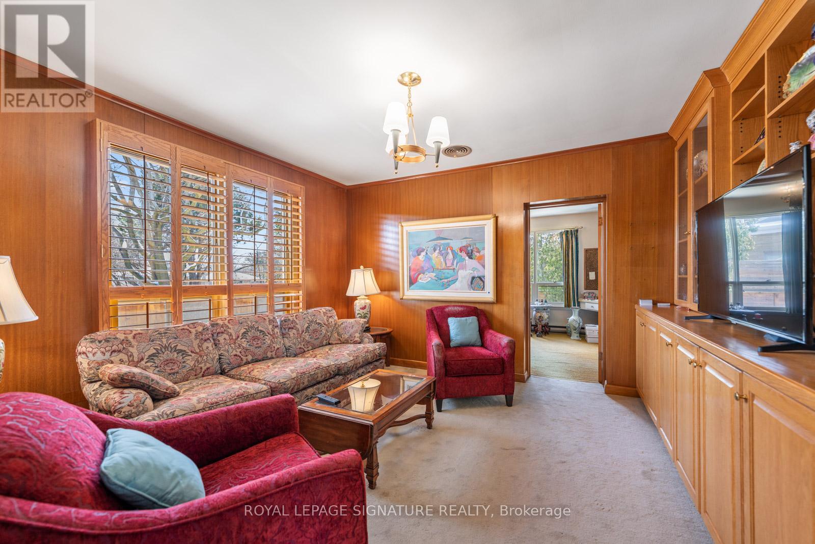 66 Carscadden Drive, Toronto, Ontario  M2R 2A9 - Photo 4 - C12976378