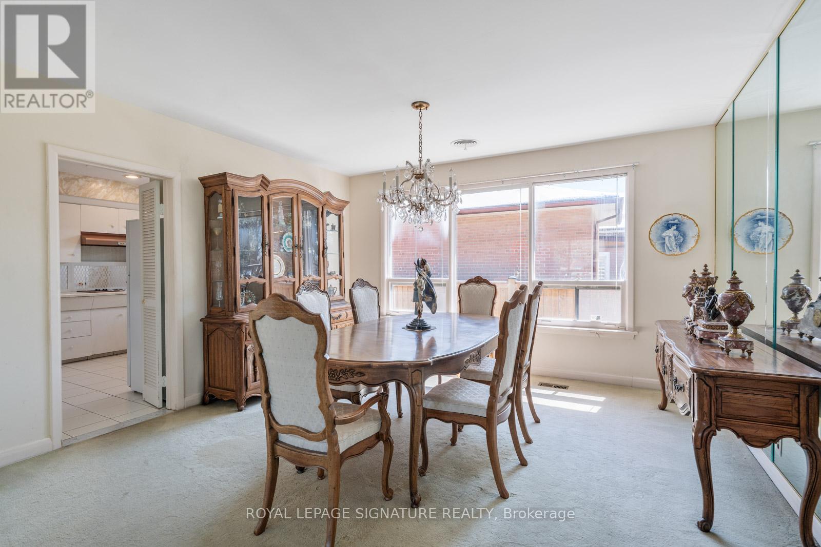 66 Carscadden Drive, Toronto, Ontario  M2R 2A9 - Photo 8 - C12976378