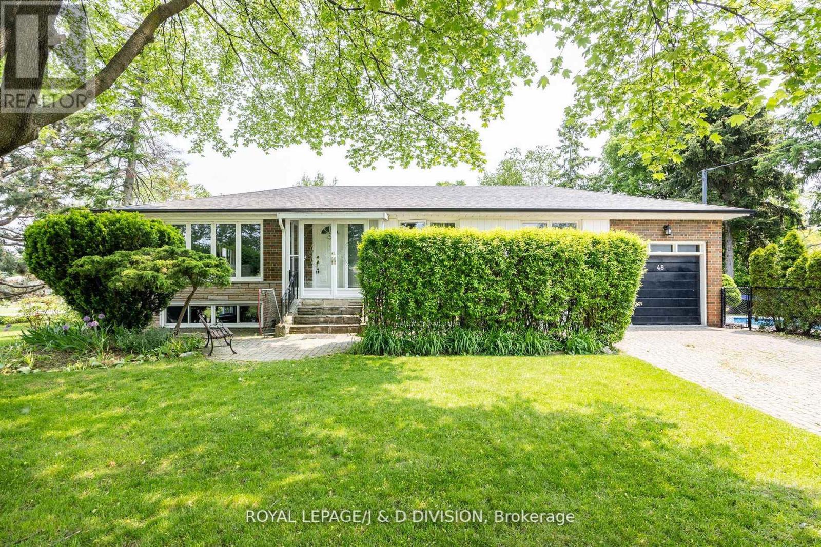 48 GREENGROVE CRESCENT, Toronto, Ontario