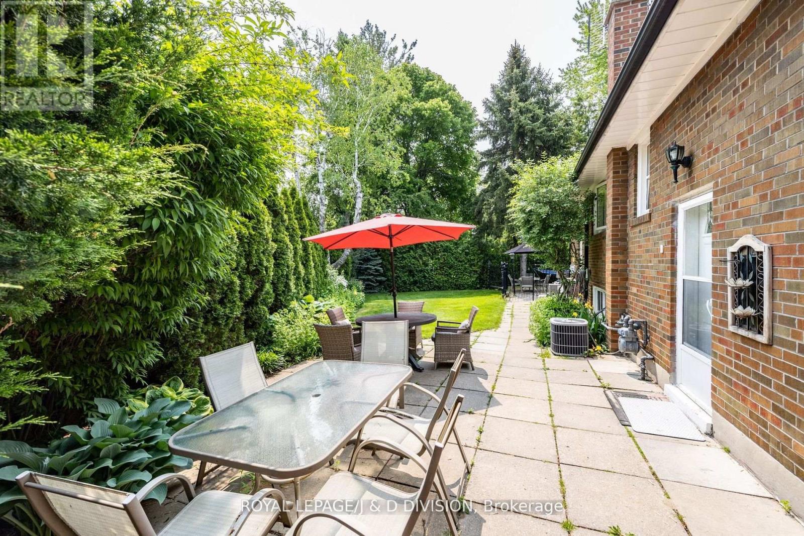 48 Greengrove Crescent, Toronto, Ontario  M3A 1H9 - Photo 3 - C12976408