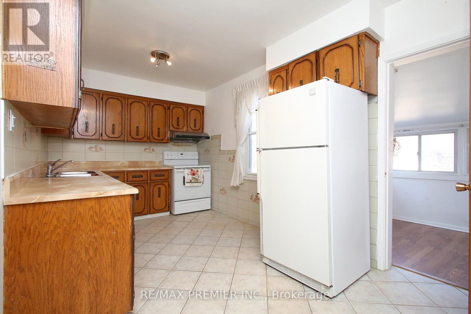 172 Lauder Avenue, Toronto, Ontario  M6E 3H4 - Photo 14 - C12976410