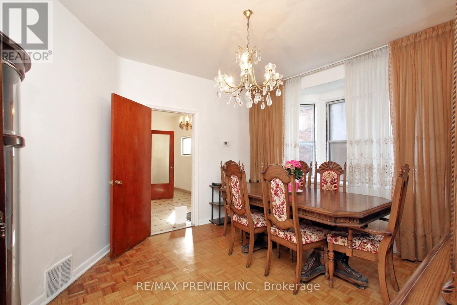 172 Lauder Avenue, Toronto, Ontario  M6E 3H4 - Photo 15 - C12976410