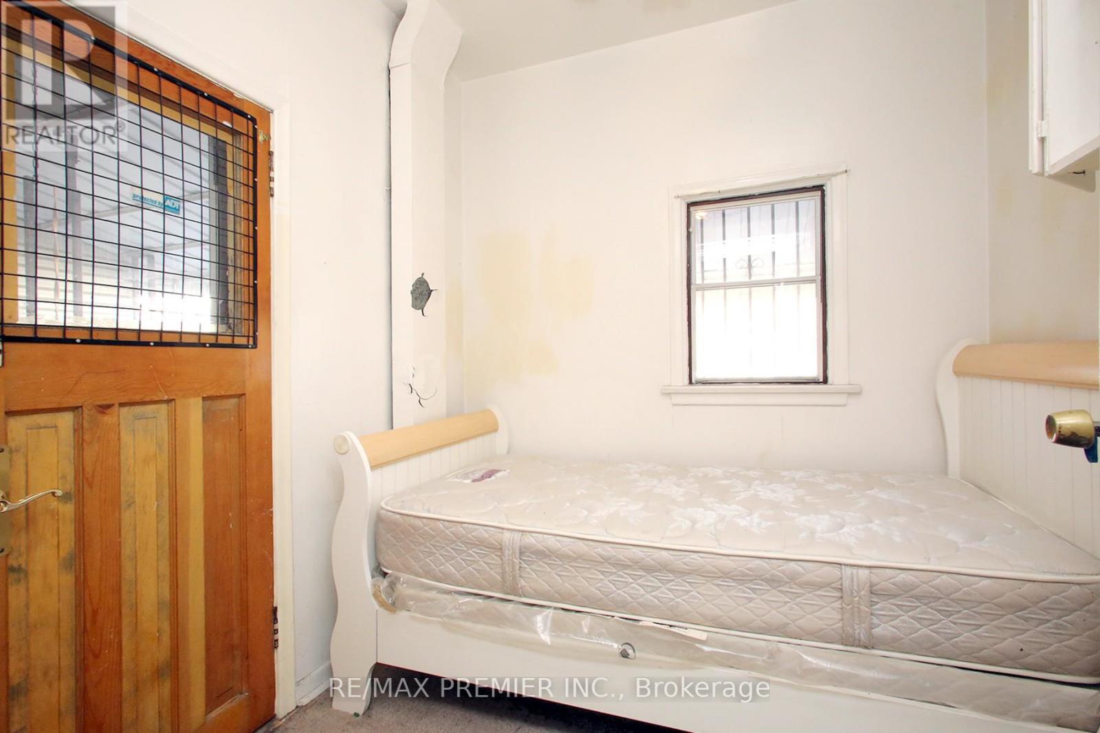 172 Lauder Avenue, Toronto, Ontario  M6E 3H4 - Photo 32 - C12976410