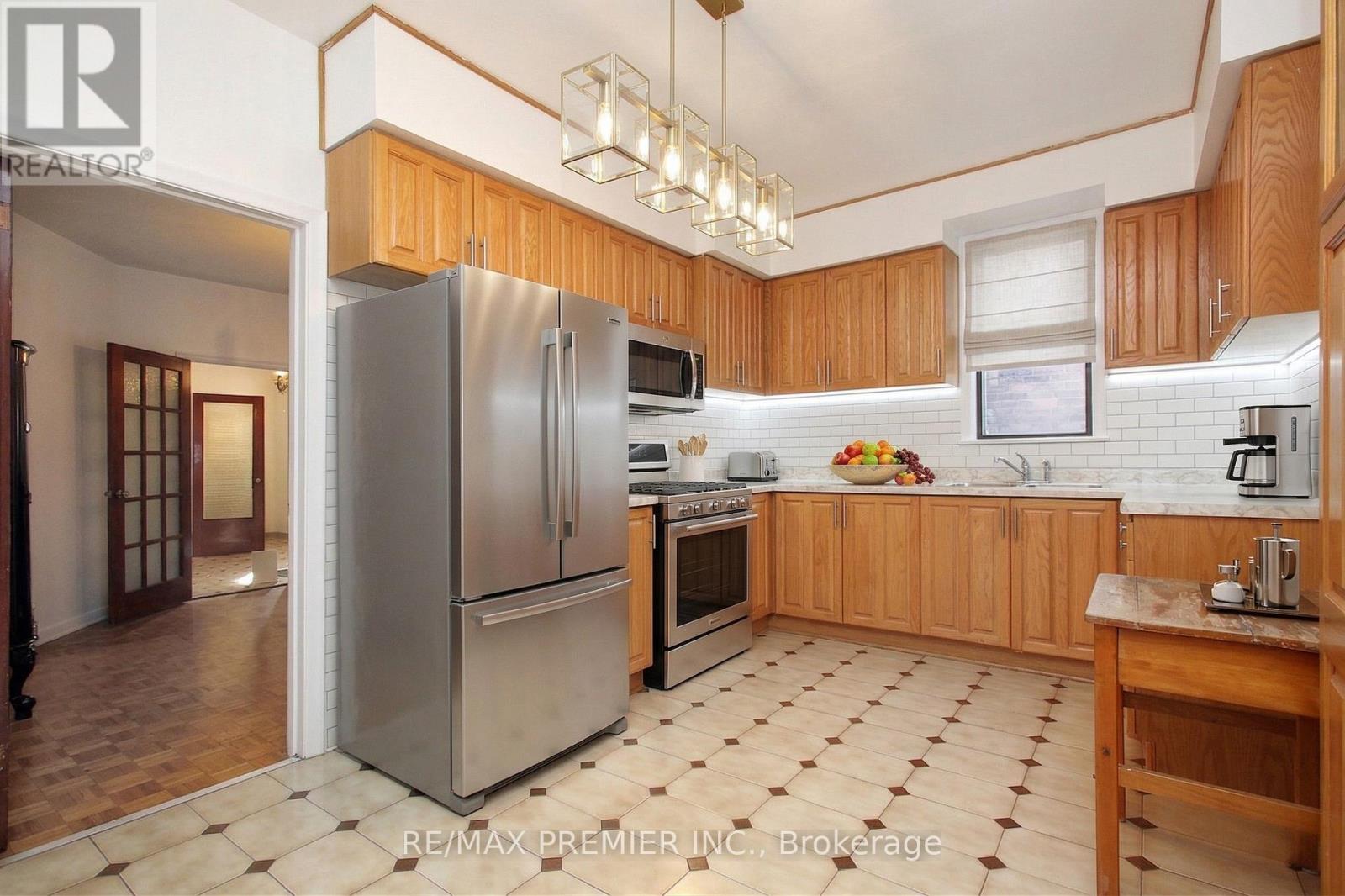 172 Lauder Avenue, Toronto, Ontario  M6E 3H4 - Photo 36 - C12976410