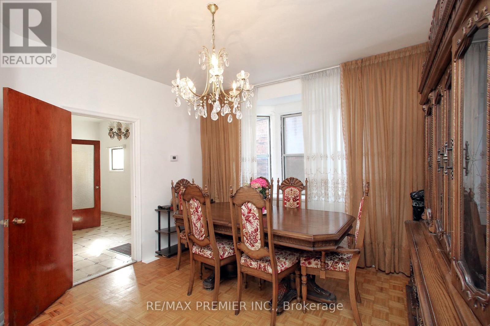 172 Lauder Avenue, Toronto, Ontario  M6E 3H4 - Photo 6 - C12976410