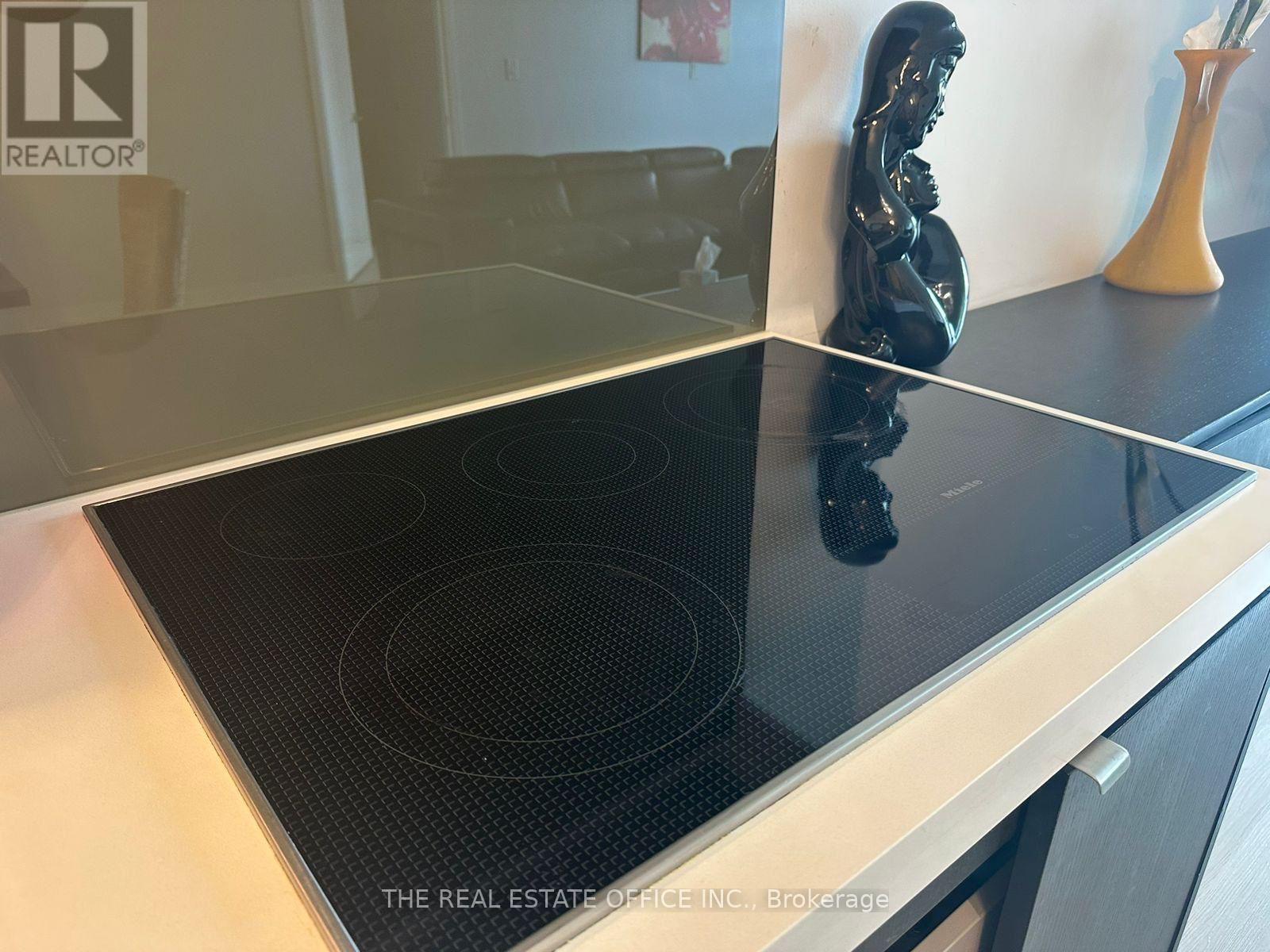 202 - 151 Dan Leckie Way, Toronto, Ontario  M5V 4B2 - Photo 11 - C12976422