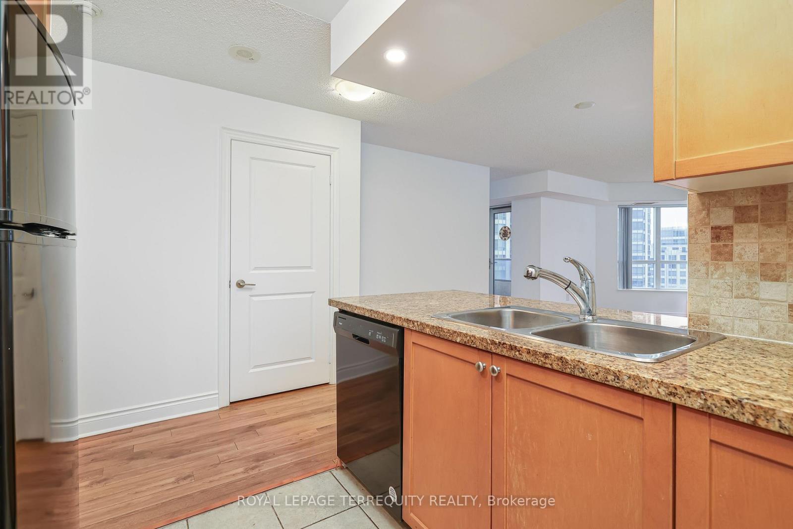 2223 - 500 Doris Avenue, Toronto, Ontario  M2N 0C1 - Photo 14 - C12976430