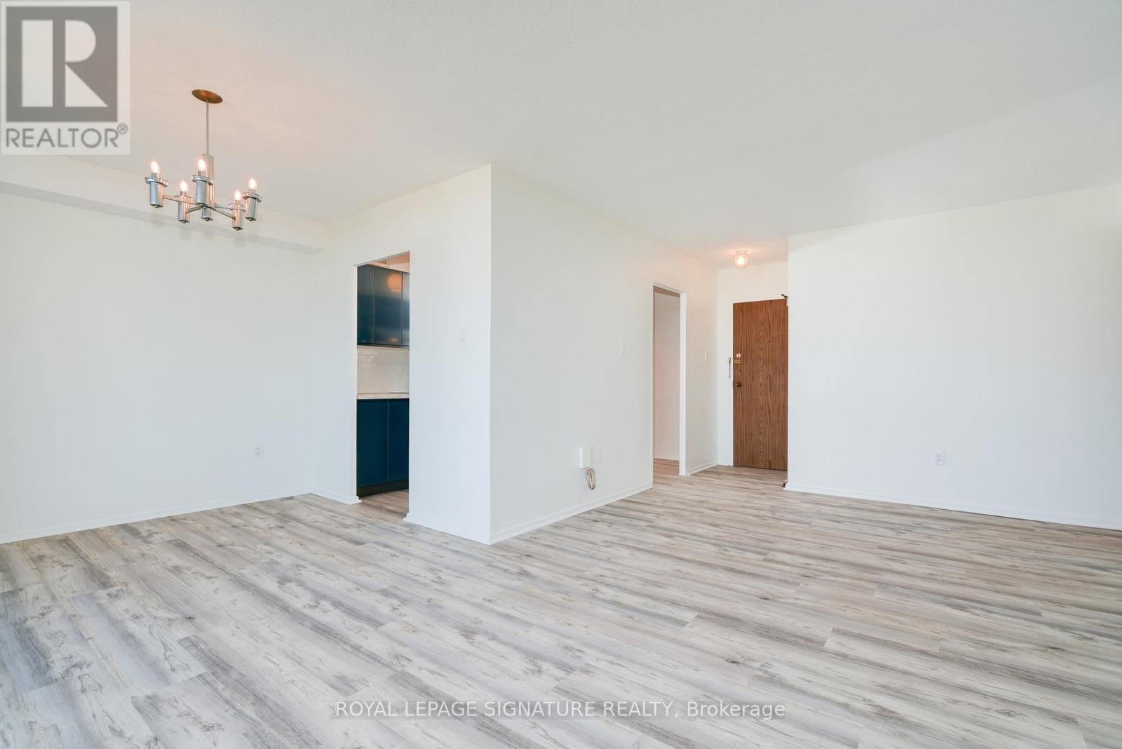 1003 - 260 Seneca Hill Drive, Toronto, Ontario  M2J 4S6 - Photo 4 - C12976468