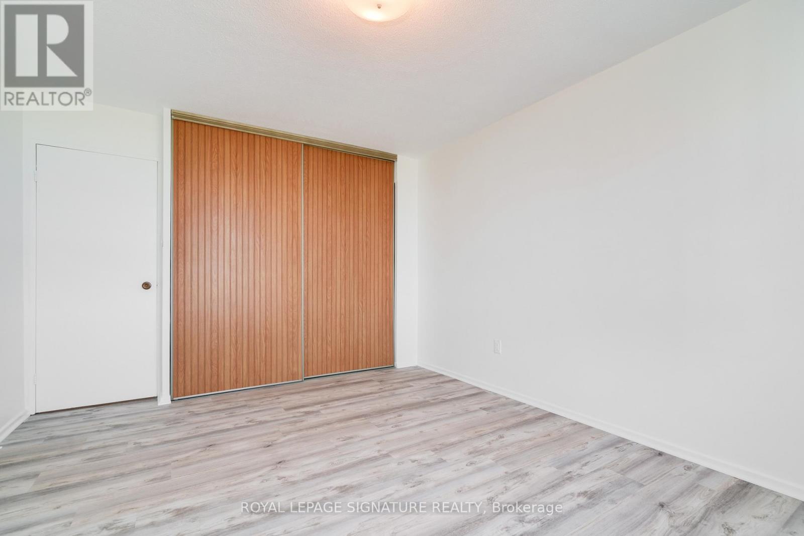 1003 - 260 Seneca Hill Drive, Toronto, Ontario  M2J 4S6 - Photo 6 - C12976468