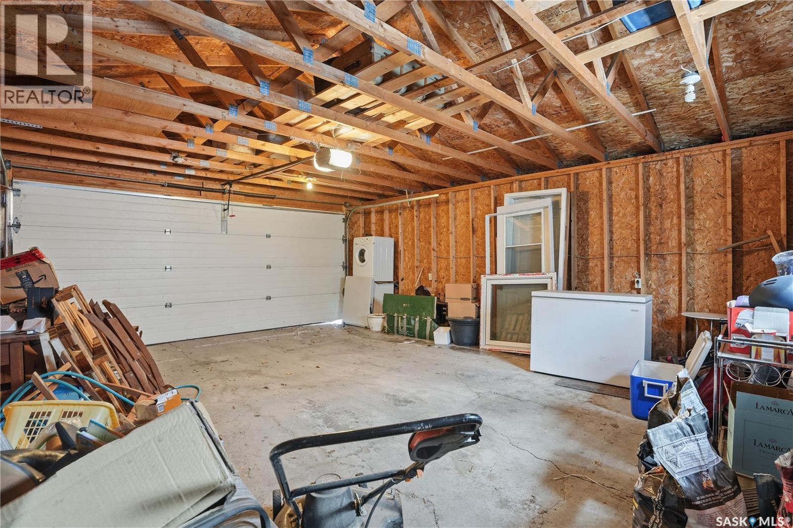 2333 Robinson Street, Regina, Saskatchewan  S4T 2R3 - Photo 36 - SK032184