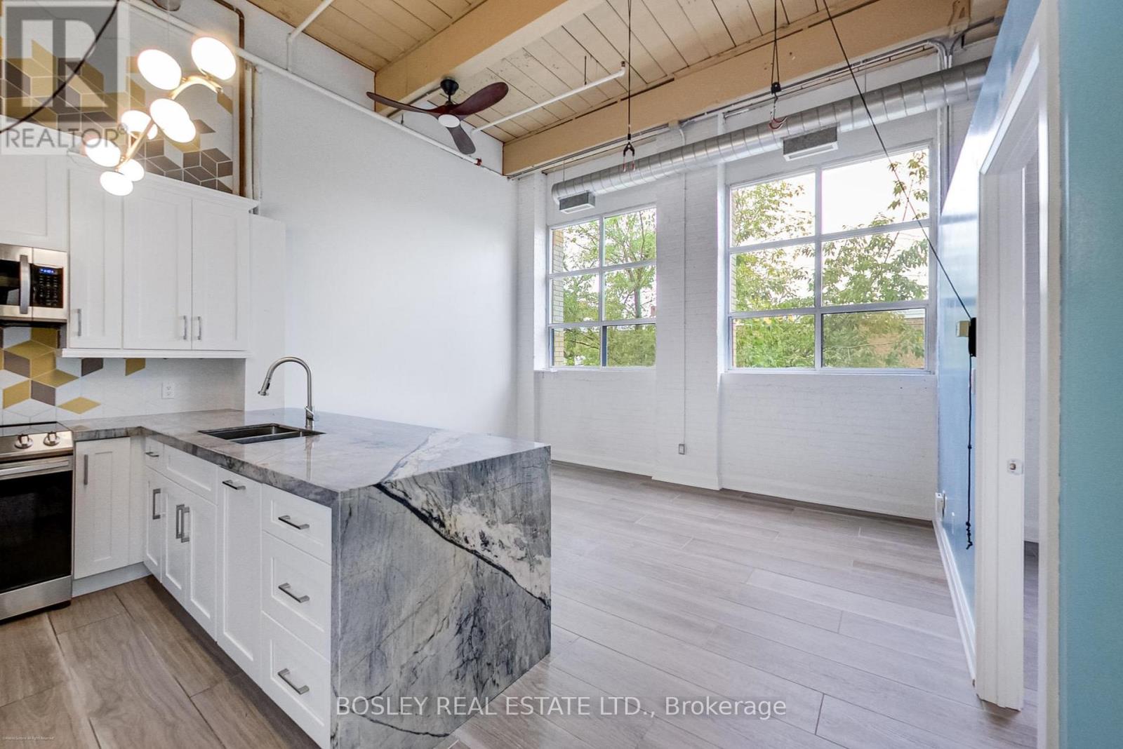 211 - 284 St. Helens Avenue, Toronto, Ontario  M6H 4A4 - Photo 4 - C12976494