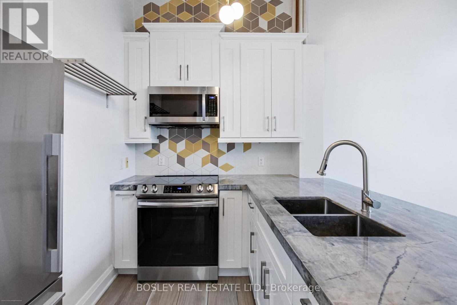 211 - 284 St. Helens Avenue, Toronto, Ontario  M6H 4A4 - Photo 7 - C12976494