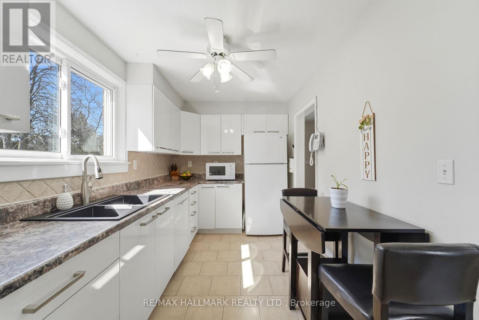 41 Twin Pauls Crescent, Toronto, Ontario  M1R 3Z6 - Photo 8 - E12976154