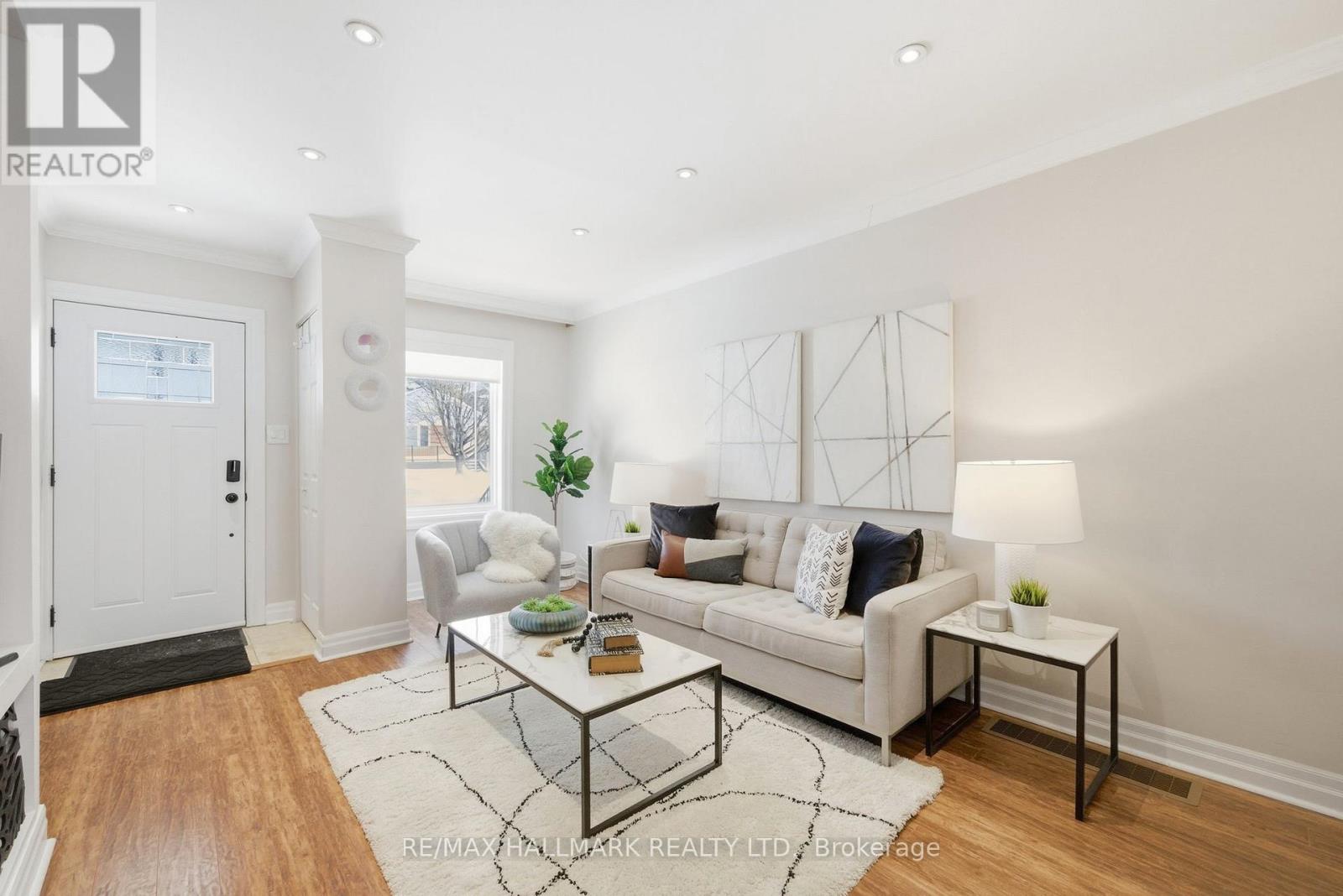 1002 Victoria Park Avenue, Toronto, Ontario  M4B 2J6 - Photo 6 - E12976294