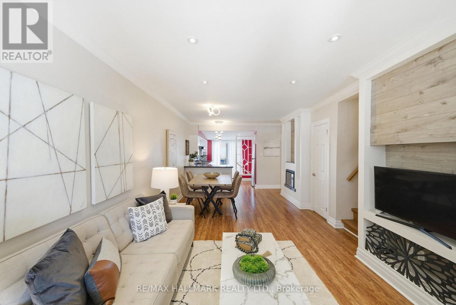 1002 Victoria Park Avenue, Toronto, Ontario  M4B 2J6 - Photo 9 - E12976294