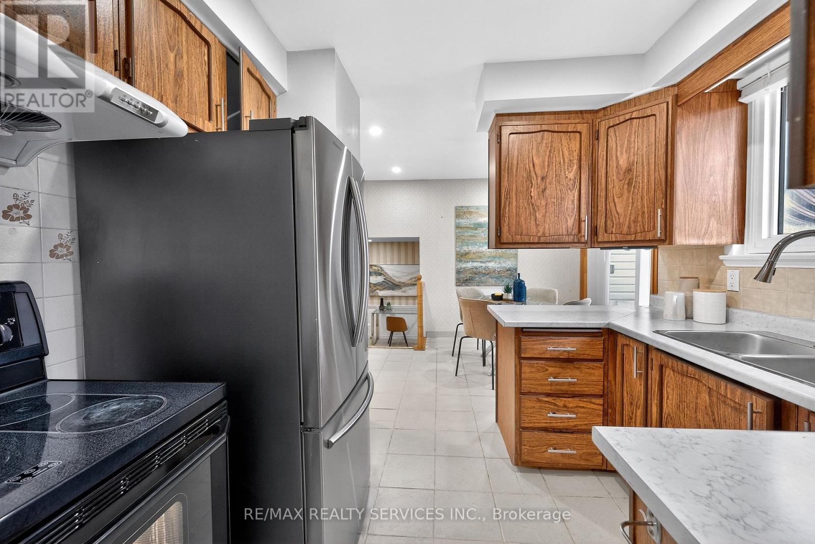 13 Strathy Road, Ajax, Ontario  L1S 2T9 - Photo 17 - E12976568