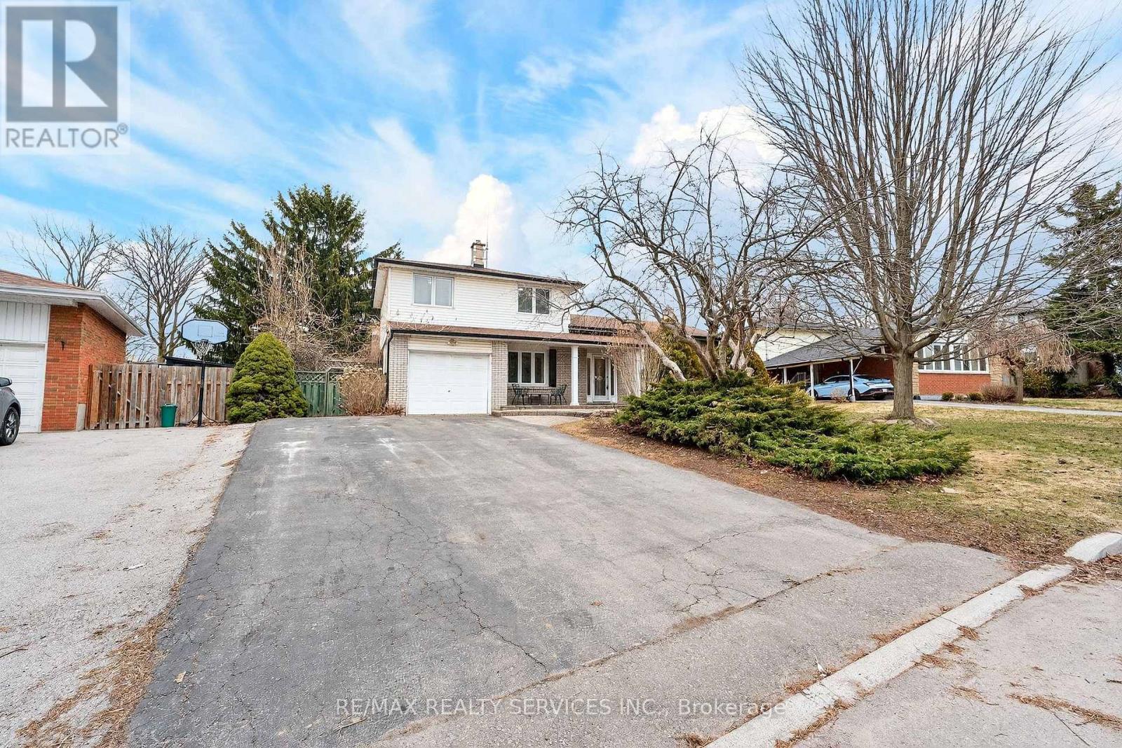 13 Strathy Road, Ajax, Ontario  L1S 2T9 - Photo 4 - E12976568