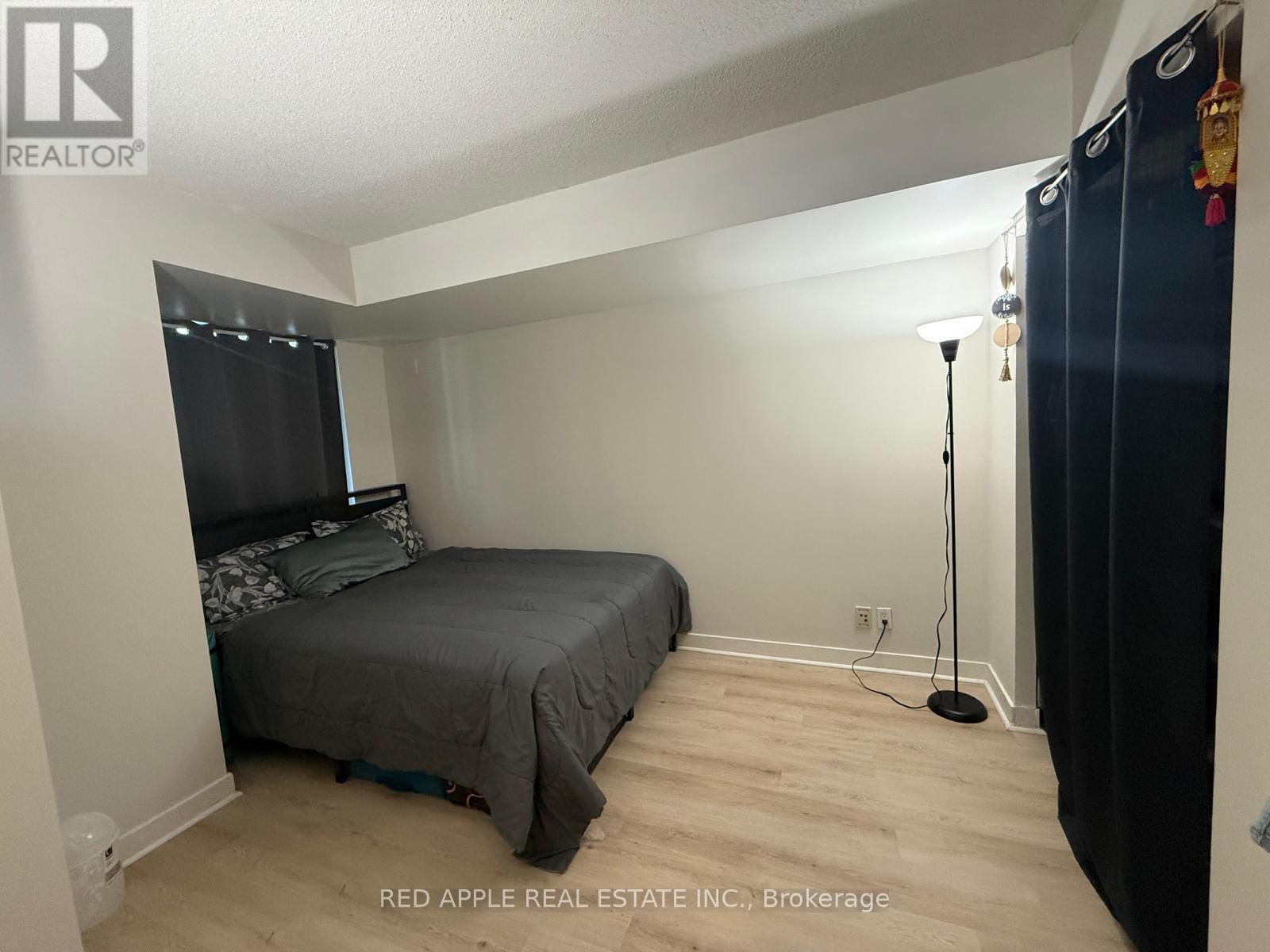 1512 - 361 Front Street W, Toronto (Waterfront Communities), Ontario  M5V 3R5 - Photo 3 - C12976012