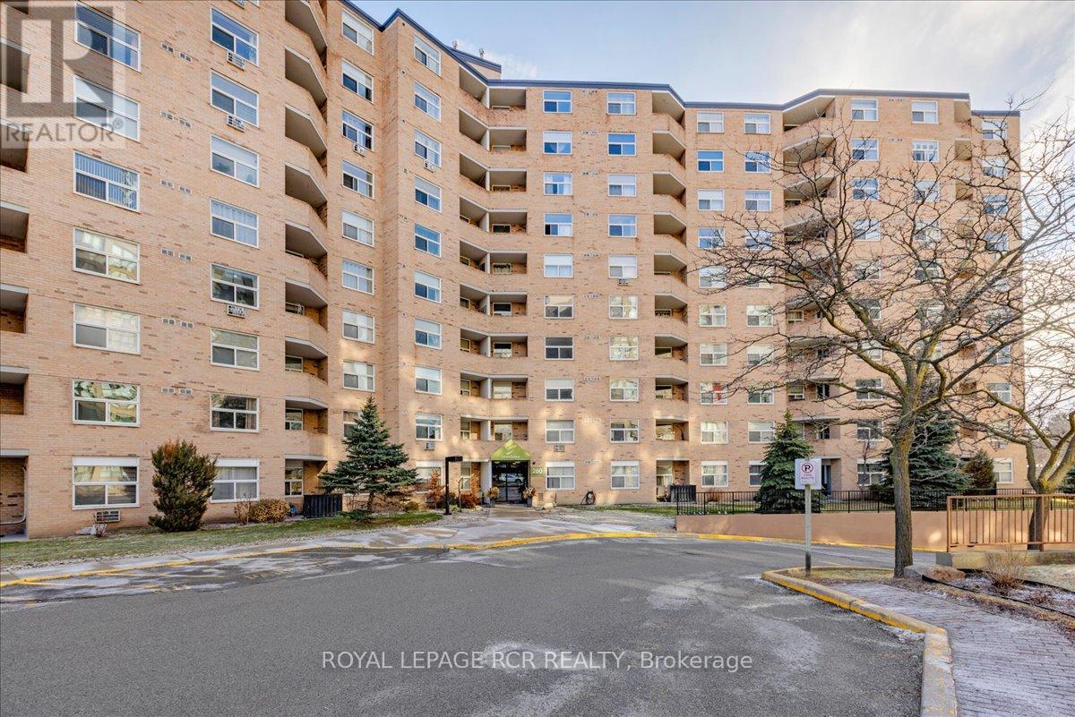 613 - 260 DAVIS DRIVE, Newmarket, Ontario