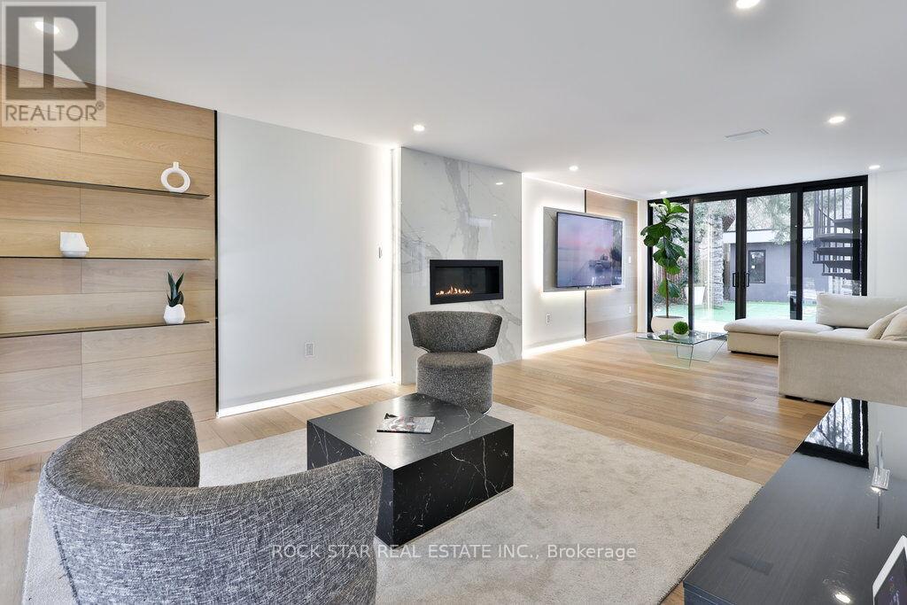 370 Goodram Drive, Burlington, Ontario  L7L 2K1 - Photo 13 - W12972366