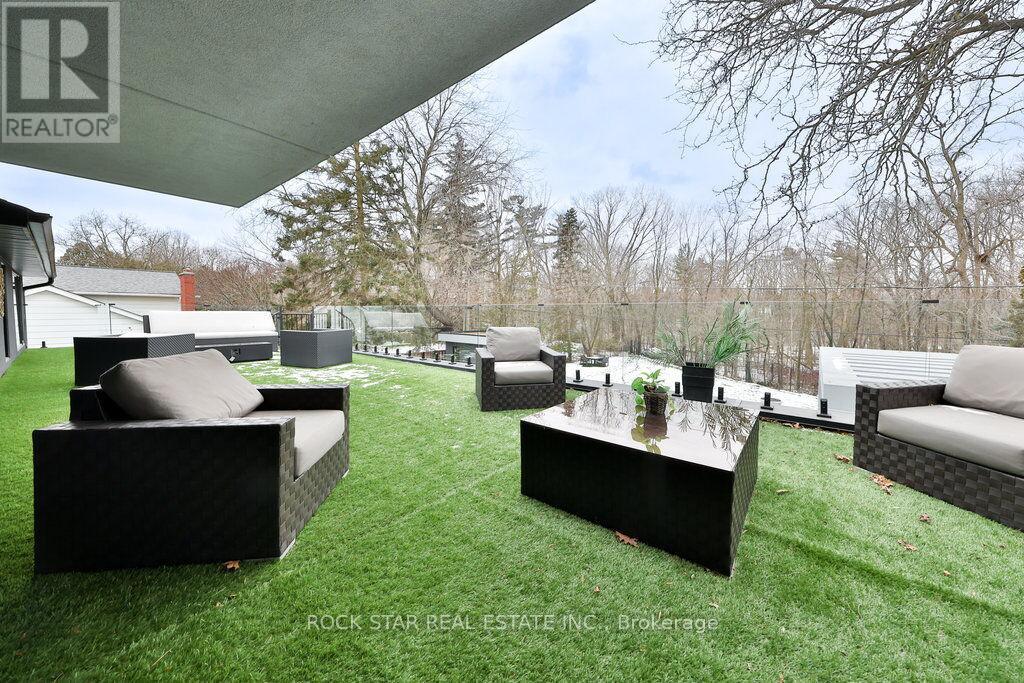 370 Goodram Drive, Burlington, Ontario  L7L 2K1 - Photo 20 - W12972366