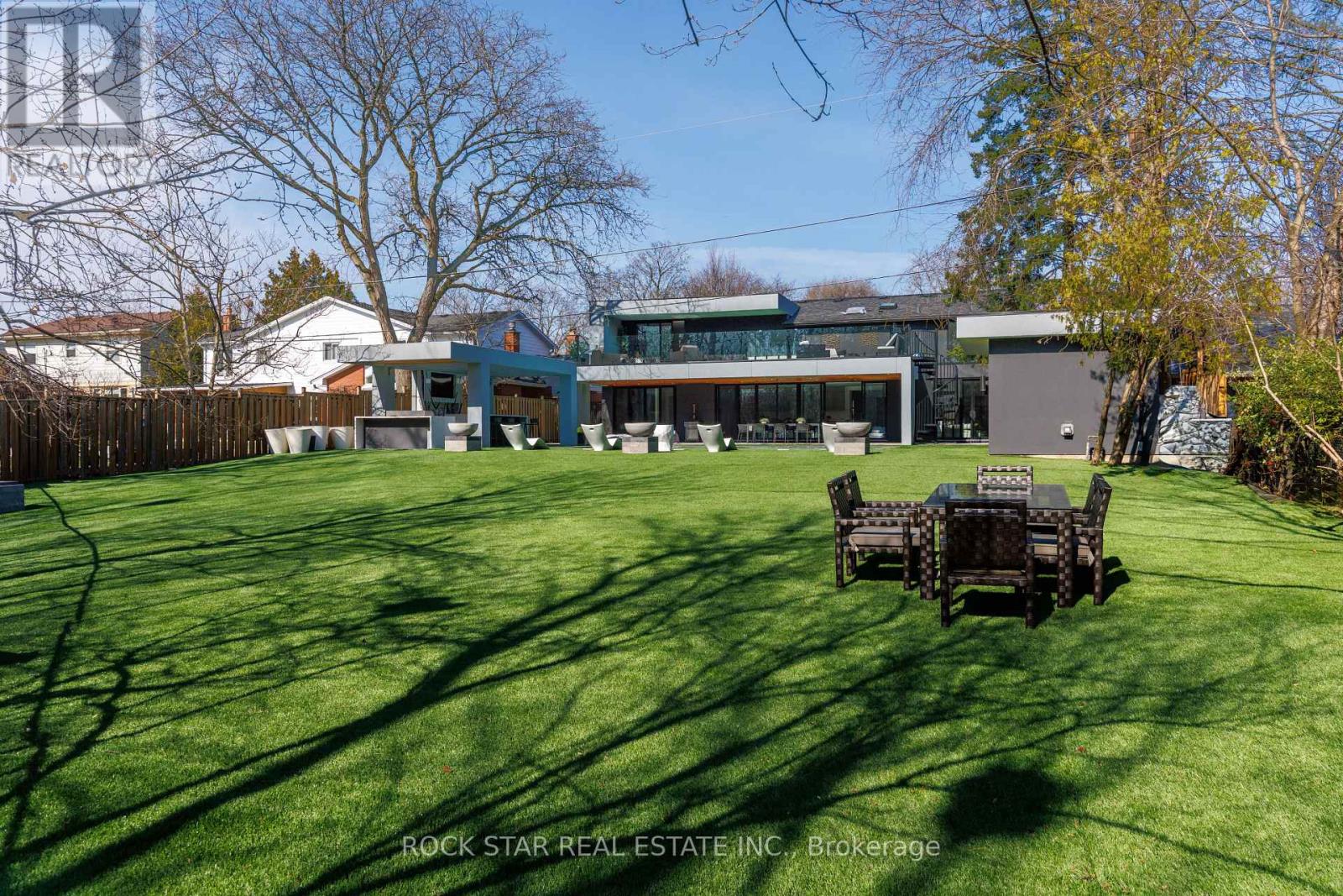 370 Goodram Drive, Burlington, Ontario  L7L 2K1 - Photo 38 - W12972366