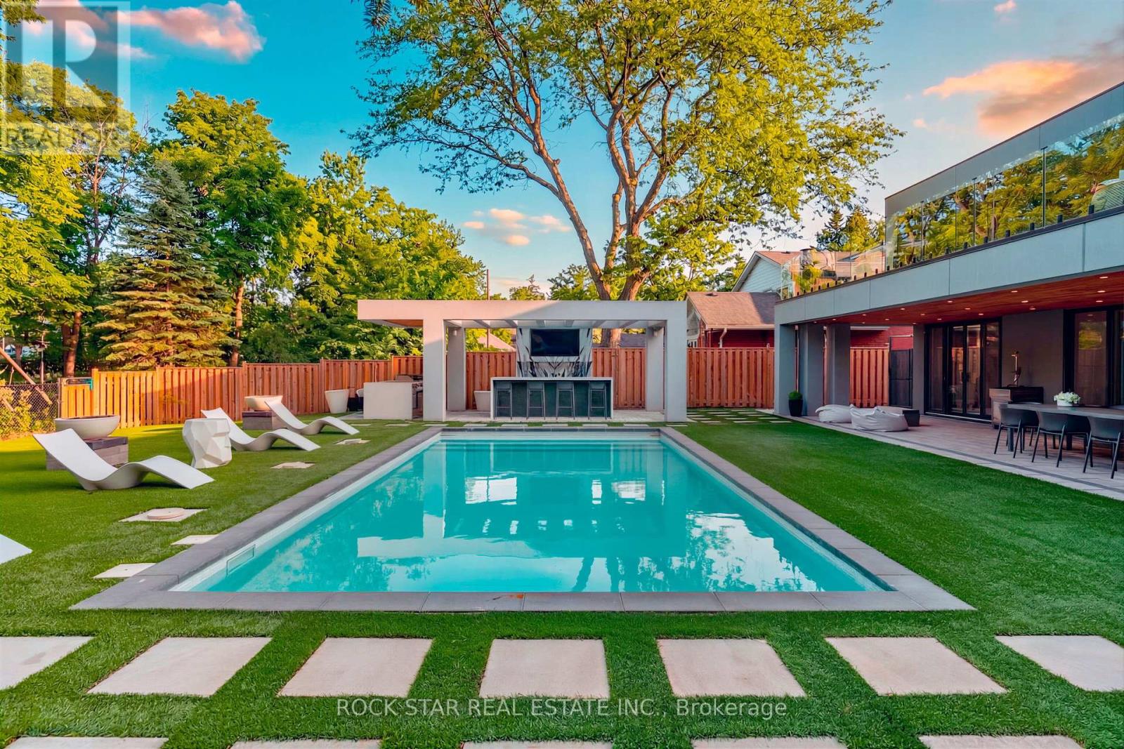 370 Goodram Drive, Burlington, Ontario  L7L 2K1 - Photo 39 - W12972366