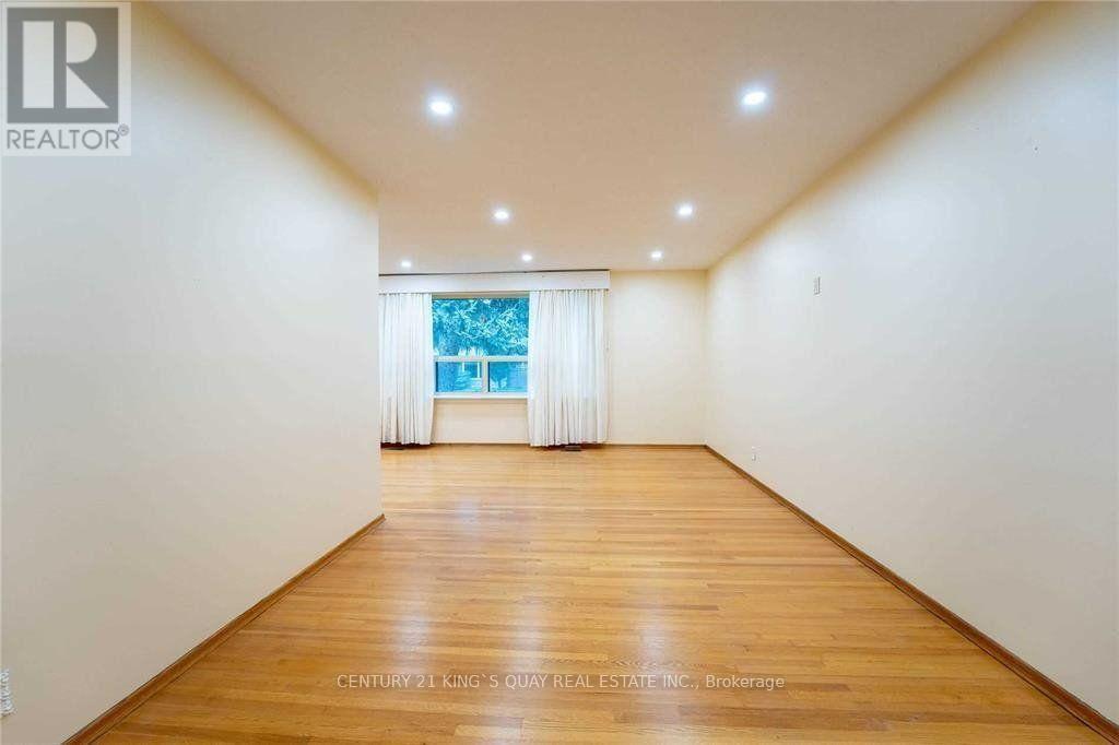 7 Ennismore Place, Toronto, Ontario  M2J 1Z9 - Photo 7 - C12860874