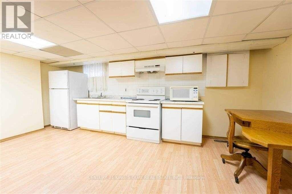 7 Ennismore Place, Toronto, Ontario  M2J 1Z9 - Photo 9 - C12860874