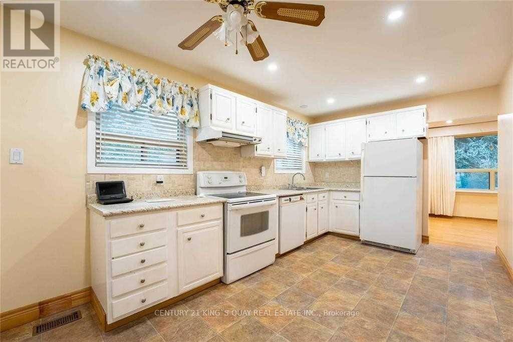 7 Ennismore Place, Toronto, Ontario  M2J 1Z9 - Photo 8 - C12860874