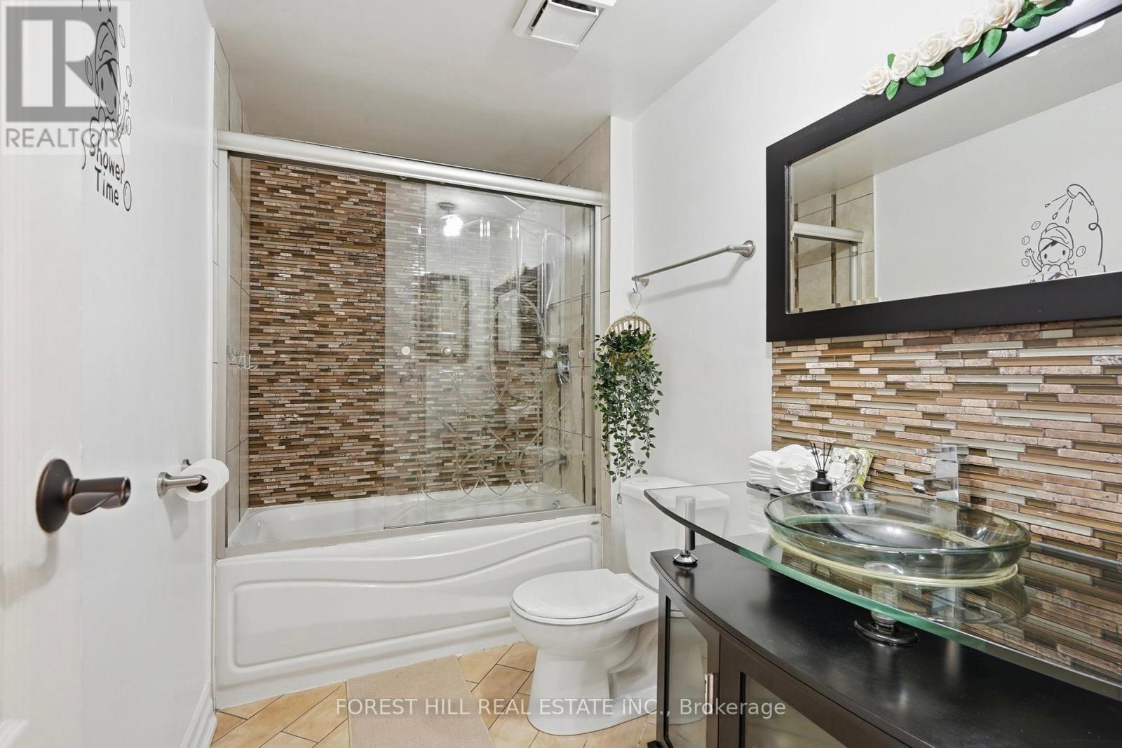 26 Laurel Valley Court, Vaughan, Ontario  L4K 2B3 - Photo 17 - N12976146