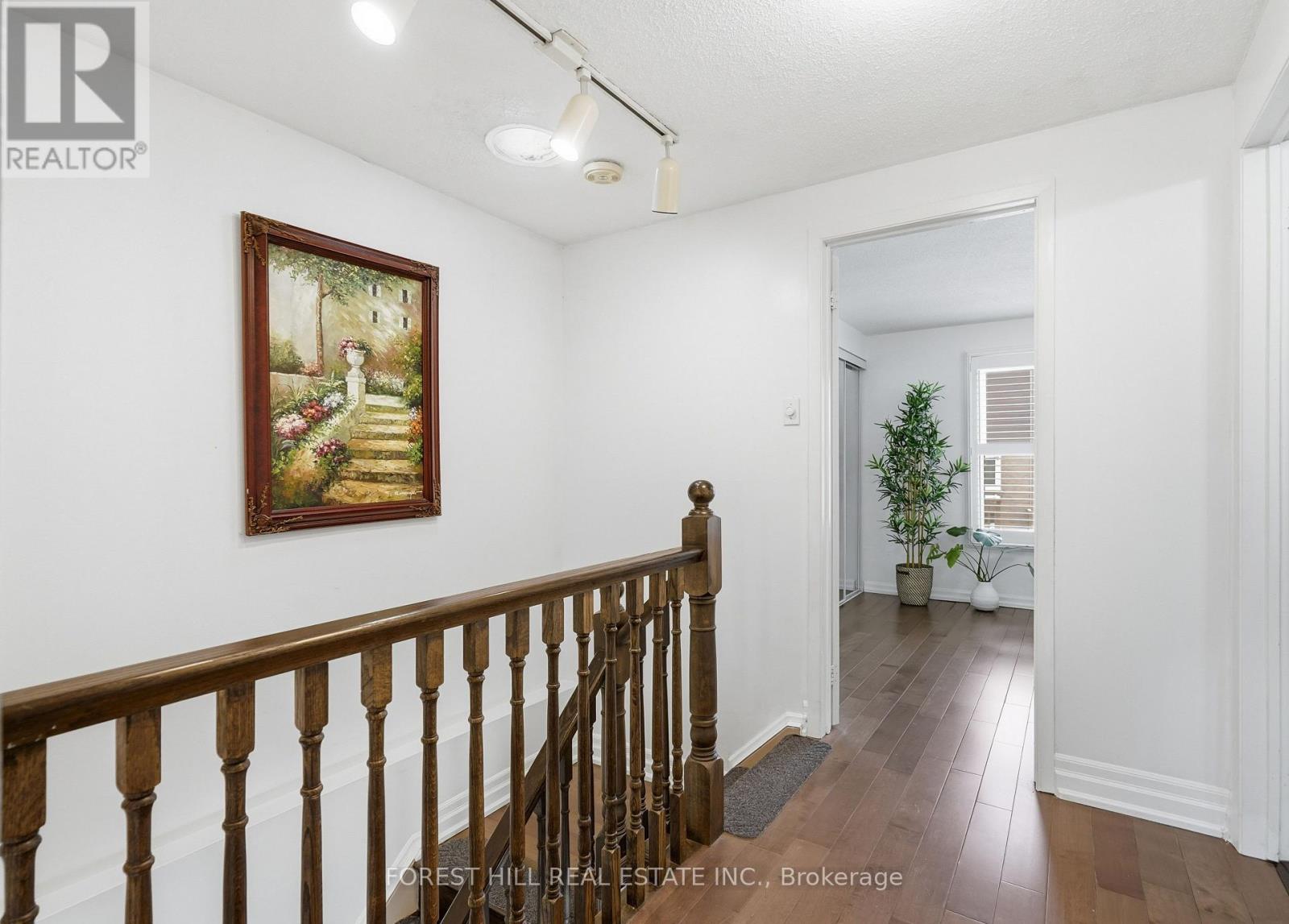 26 Laurel Valley Court, Vaughan, Ontario  L4K 2B3 - Photo 22 - N12976146