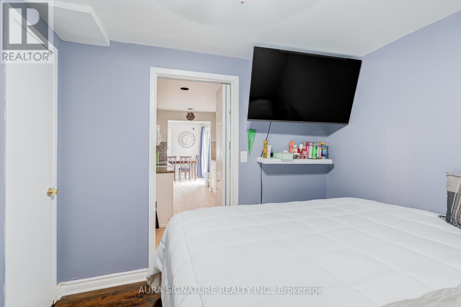 20 Riveredge Drive, Georgina, Ontario  L4P 2N9 - Photo 14 - N12976156