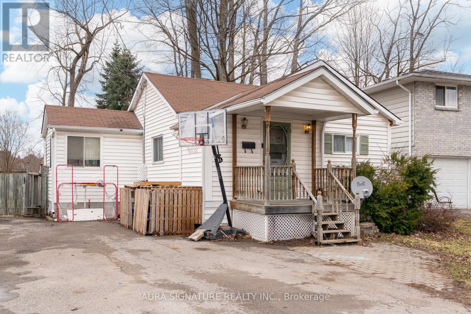 20 Riveredge Drive, Georgina, Ontario  L4P 2N9 - Photo 2 - N12976156