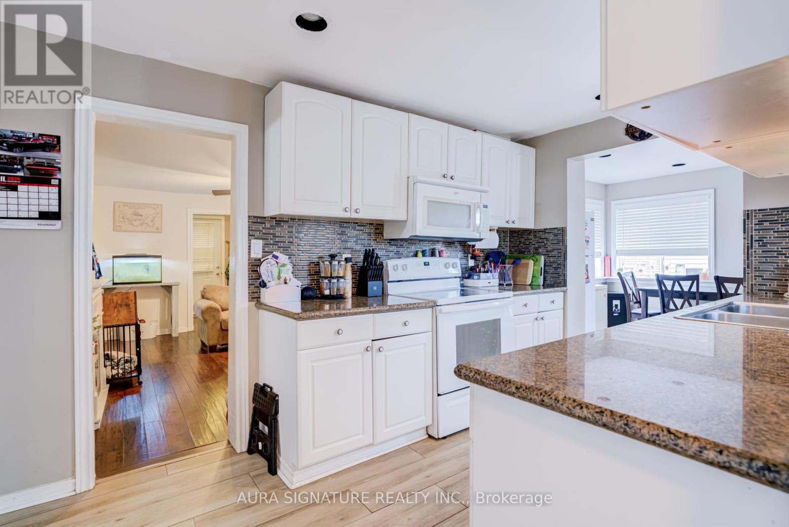 20 Riveredge Drive, Georgina, Ontario  L4P 2N9 - Photo 9 - N12976156